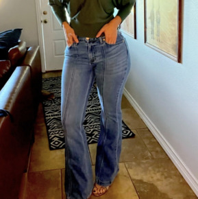 Trending Posh Party LIVE: Wrangler, Vince Camuto, Arden B & More